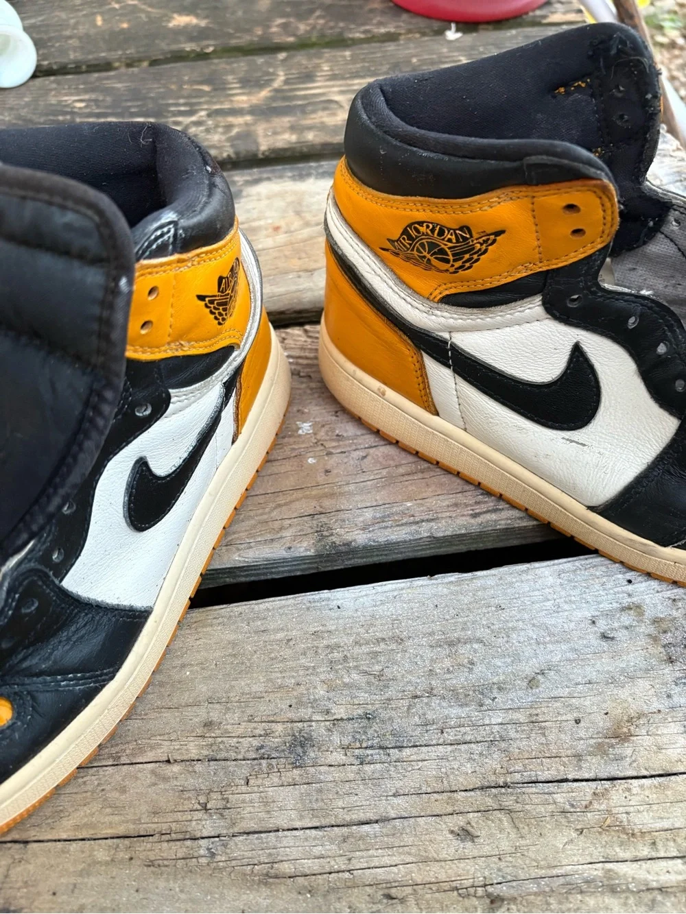 Jordan missing shoe